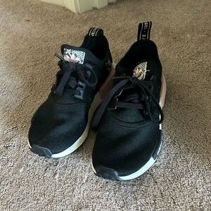 Adidas size 6 1/2 women’s sneakers